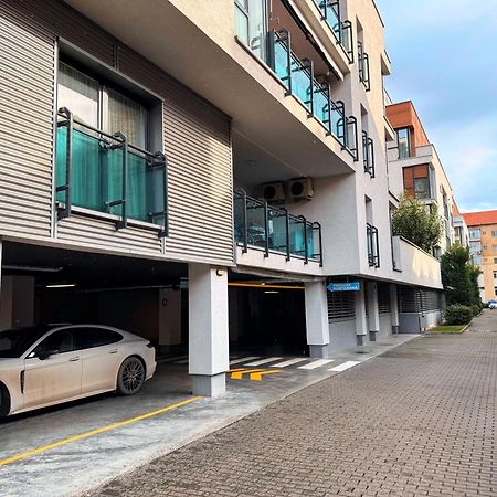 Stylish Apartment Getaway With Self Check-In And Free Parking Lot Arad Exteriér fotografie