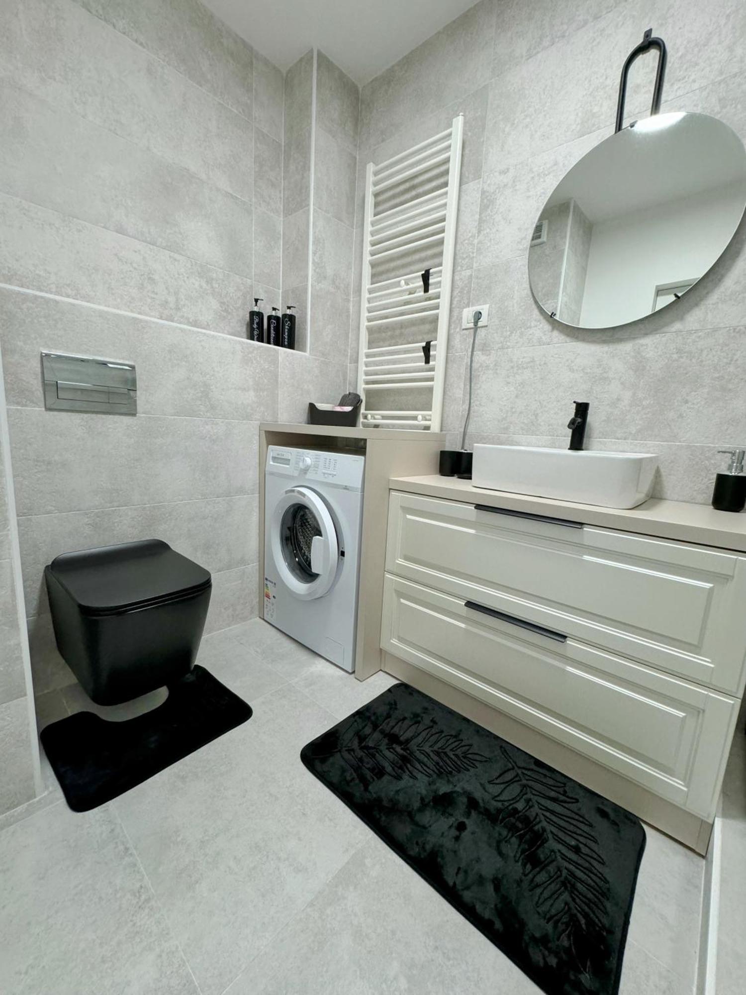 Stylish Apartment Getaway With Self Check-In And Free Parking Lot Arad Exteriér fotografie
